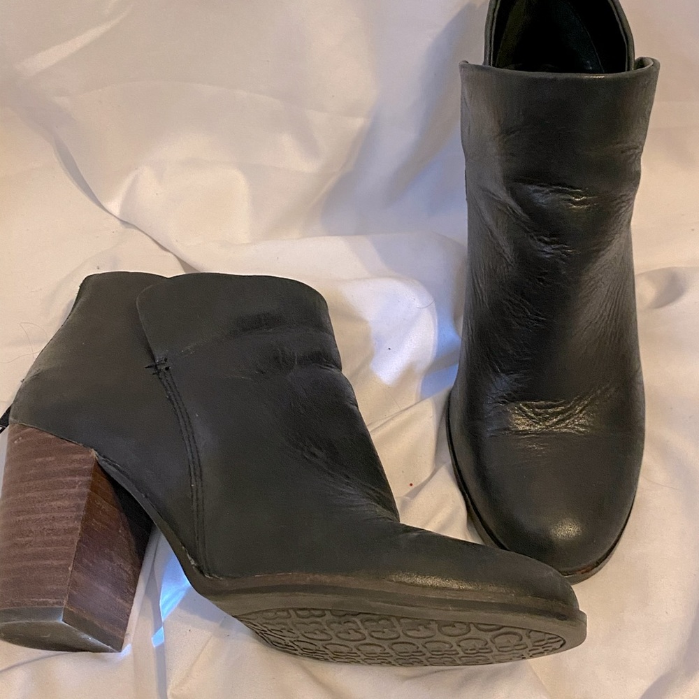 COPY - Gianni bini black leather booties size 8